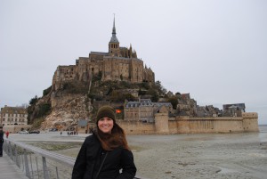 Sarah Hanson-Kegerreis in front of mont saint michel